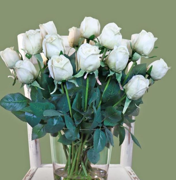 Rose Buds Lisa In Bucket